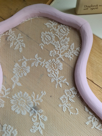 Brocante zachtroze raamhor bloemetjes