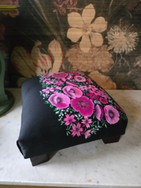 Voetenbankje roze papavers