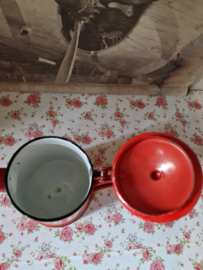 Rood emaille koffiepot