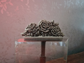 Antiek fotolijstje rozen op bolpootjes