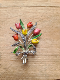 Verzilverde broche tulpen