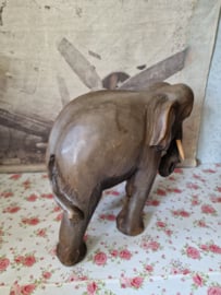 Groot houten beeld olifant