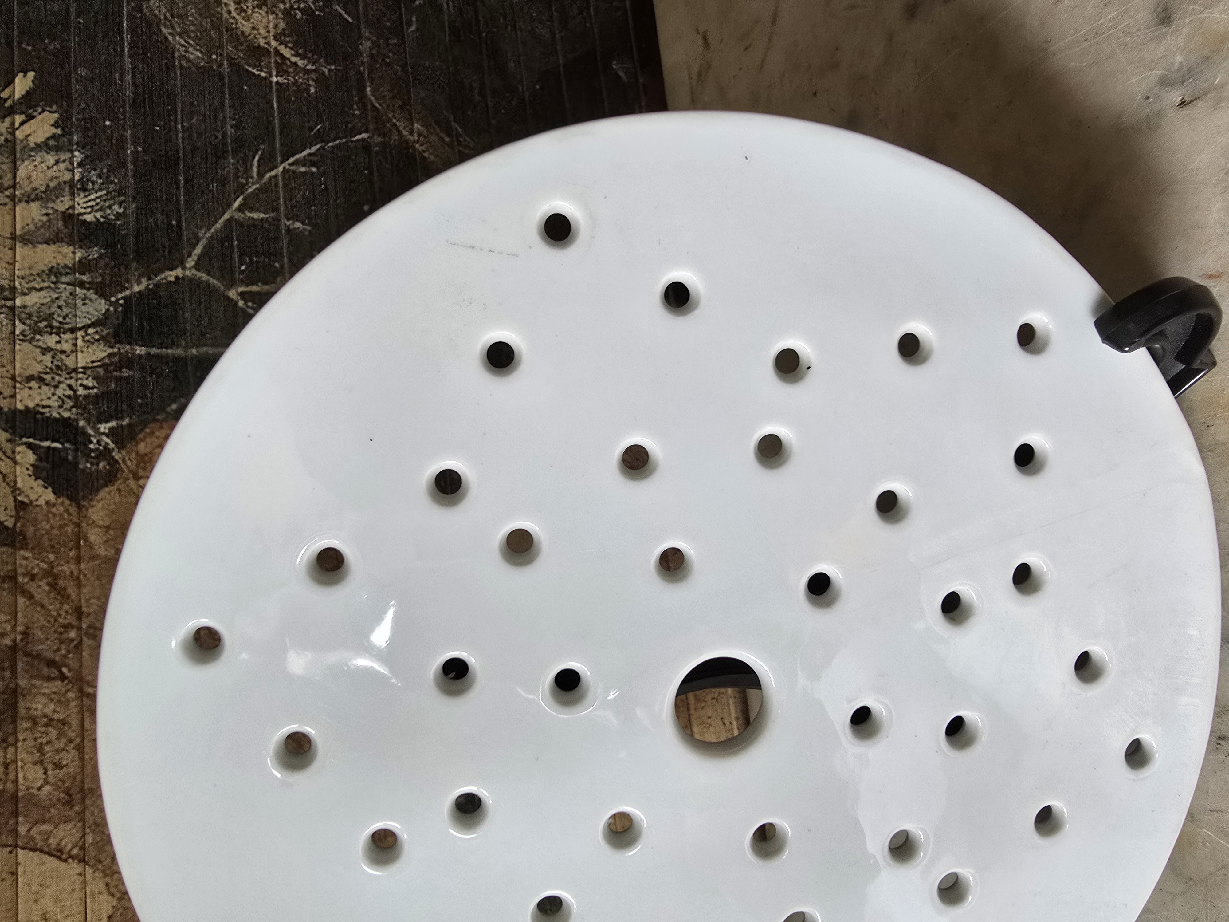 Witte ronde treef
