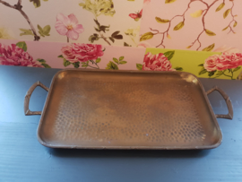Antiek gehamerd koperen dienblad