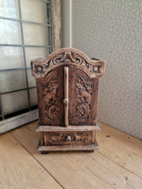 Oud bewerkt houten sieradenkastje ladekastje