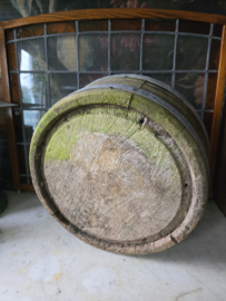 Oude houten kaasvat olijfbak