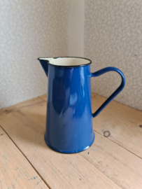 Blauw emaille kan