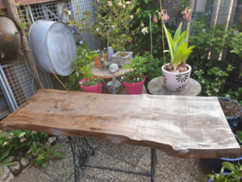 Industriële tafel tuintafel eettafel iepen blad gietijzeren onderstel