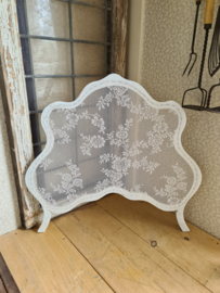 Brocante wit houten raamhor bloemetjes