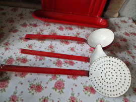 Rood emaille lepelrek