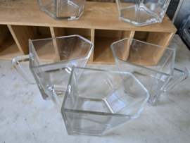 Glazen grutterskast kruidenkast