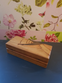 Oud houten postzegeldoosje