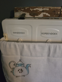 Vintage handdoekenrek met overdoek