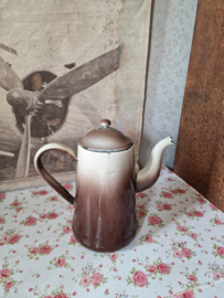 Oude emaille koffiepot