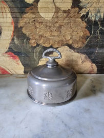 Oude verzilverde boterkoeler cloche