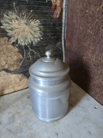 Oude aluminium voorraad bus boon