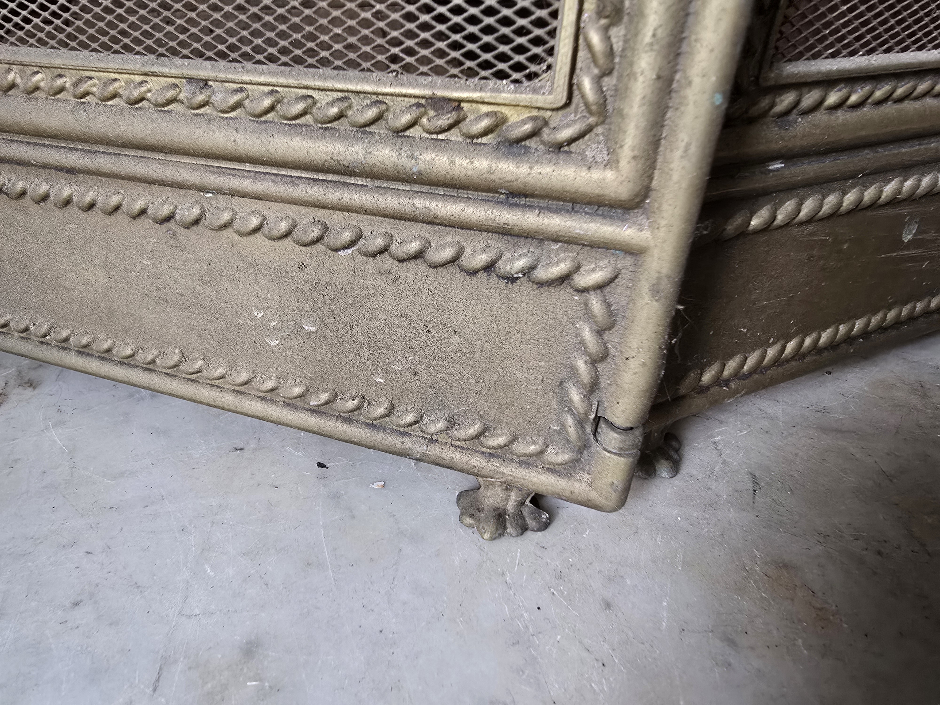 Antiek messing haardscherm vonkenvanger