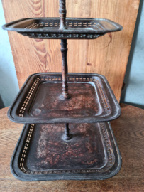 Oude brocante etagere