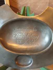 Oud tinnen scheerbekken