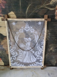 Antiek houten raamhor nr50 victoriaanse dame