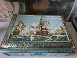 Antiek blikken trommel winkelblik zeeslag zeilschip