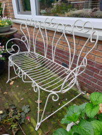 Brocante romantisch tuinbankje