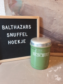 Reseda groen emaille beschuitbus zilveren bies