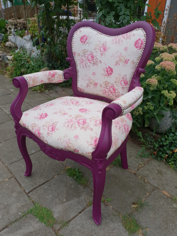 Ster diepgaand neutrale Brocante romantische stoel roosjes | verkocht! | balthazars snuffelhoekje