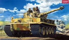 Academy 13239 German Heavy Tank TIGER-1