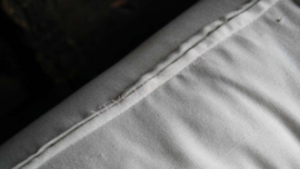 Kussen geborduurd terra | 80 x 35 cm