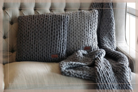 Kussen knitted 45 x 45 cm | donkergrijs