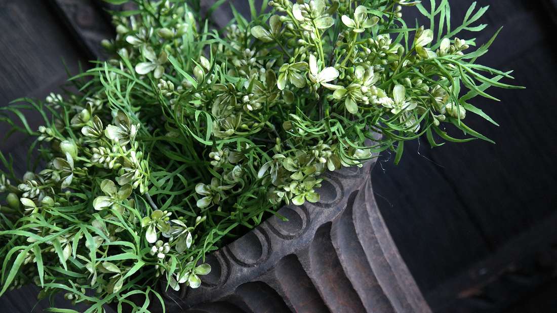 Bosje lime groen met bloem | 33 cm