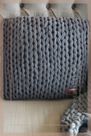 Kussen knitted 45 x 45 cm | donkergrijs