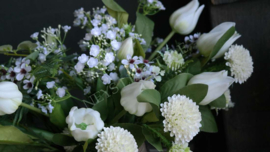 Boeket kant en klaar | Dahlia tulpen wit 45 cm
