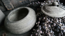 Aardewerk tabakspot met deksel | old barn