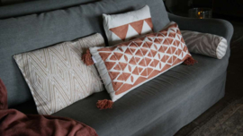 Kussen geborduurd terra | 45 x 45 cm