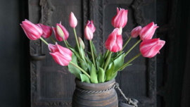Tulp in bloei kunst 45 cm | donkerroze