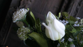 Boeket kant en klaar | Dahlia tulpen wit 45 cm
