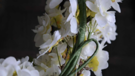 Krans bloesem white namaak |  45 cm