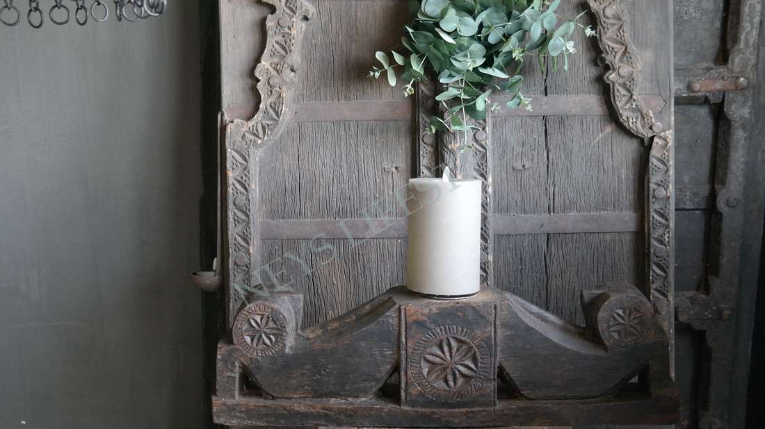 Oude poer/kandelaar hout | 2