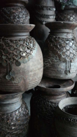 Oude Nepalese pot met ketting | hals