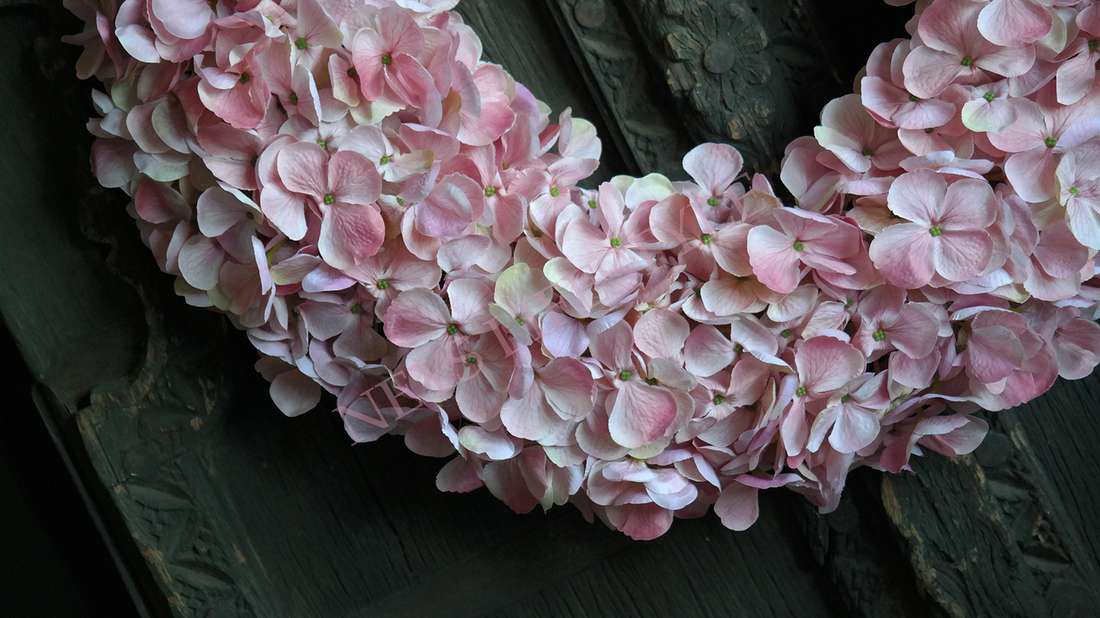 Hortensia krans zijden | roze 60 cm