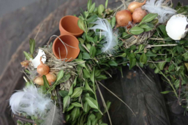 Voorjaarskrans veren excl potjes | 30 cm