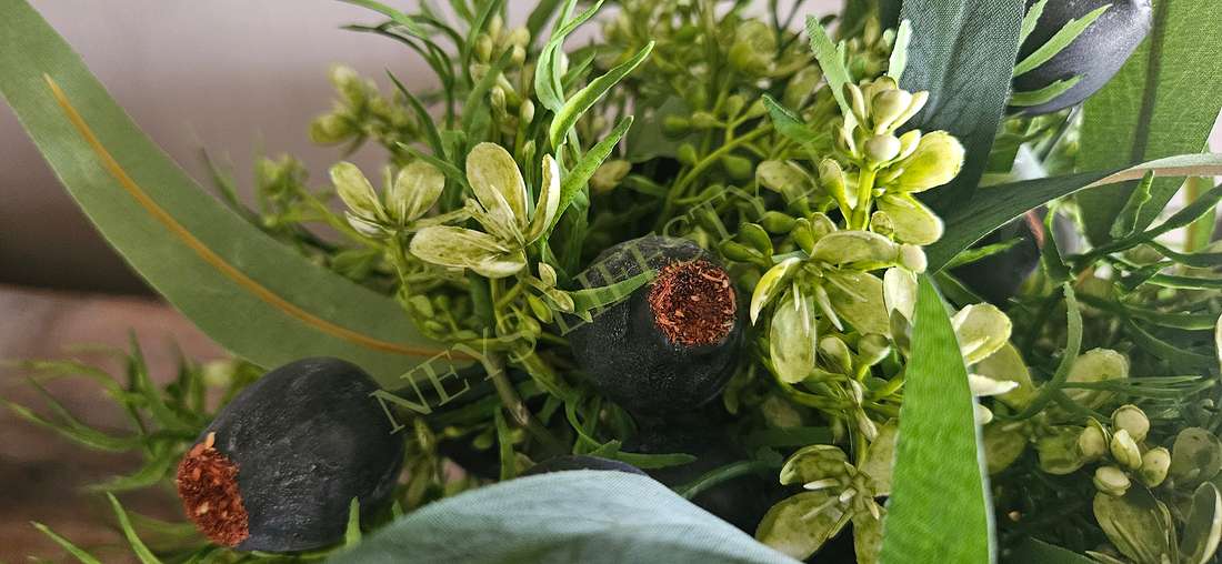 Boeketje zijden kant en klaar | Olijftak- groene bloem