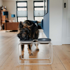 Distrikt 70 Butler Metalen Voerstandaard BEIGE