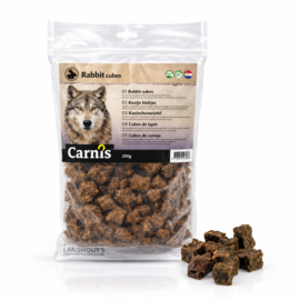 Carnis hondensnacks konijnenvlees blokjes 200 gram.