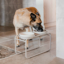 Distrikt 70 Butler Metalen Voerstandaard BEIGE