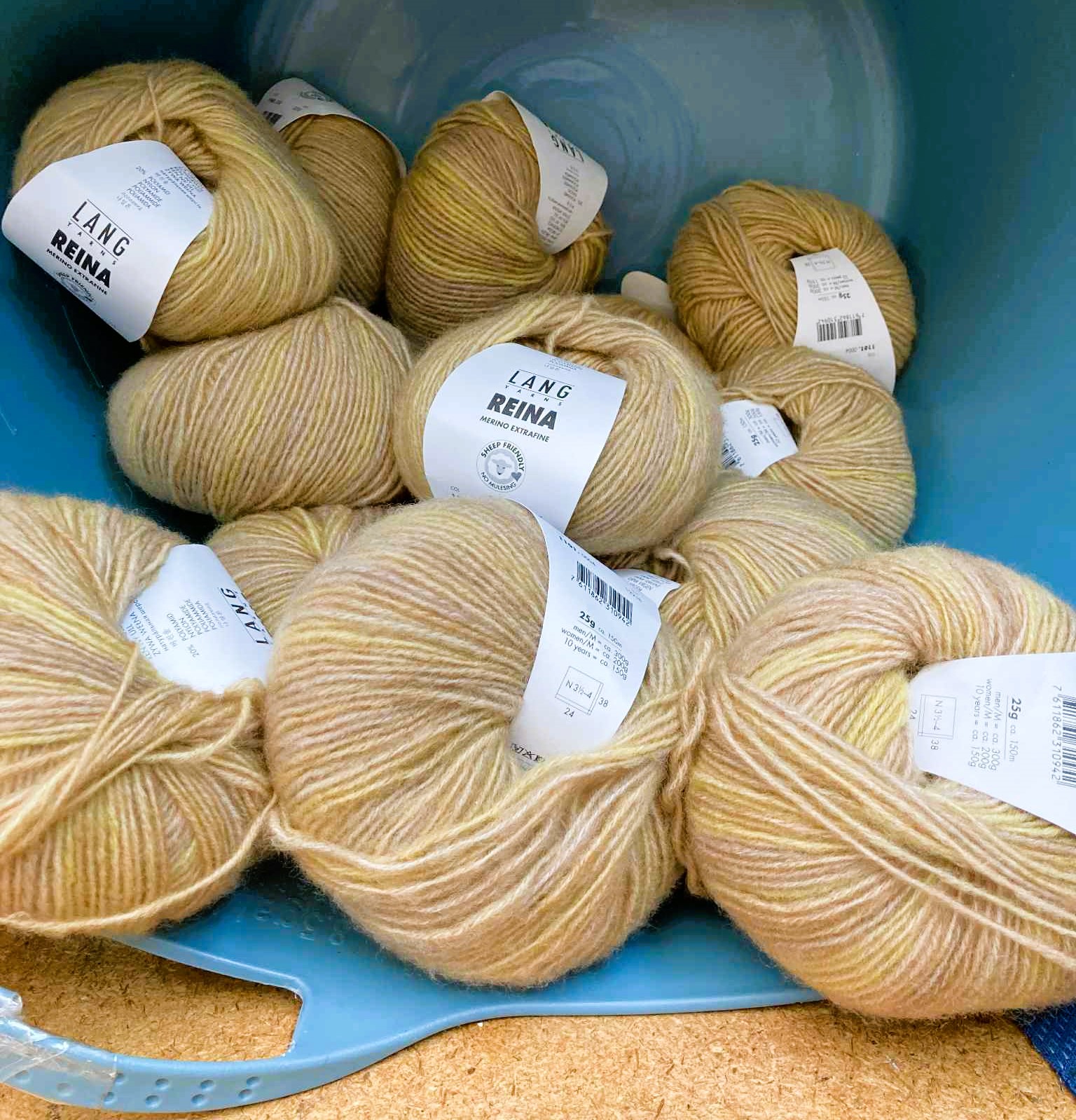 15 bollen LangYarns Reina
