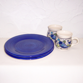 Borrelset Donkerblauw-Poisson van Dishes & Deco | 2 Mokken + 2 Snackborden Ø 27,5 cm