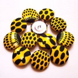 Afrikaanse knopen BLACK & YELLOW | stofknopen met african print | diameter 2,9 cm / 4 stuks